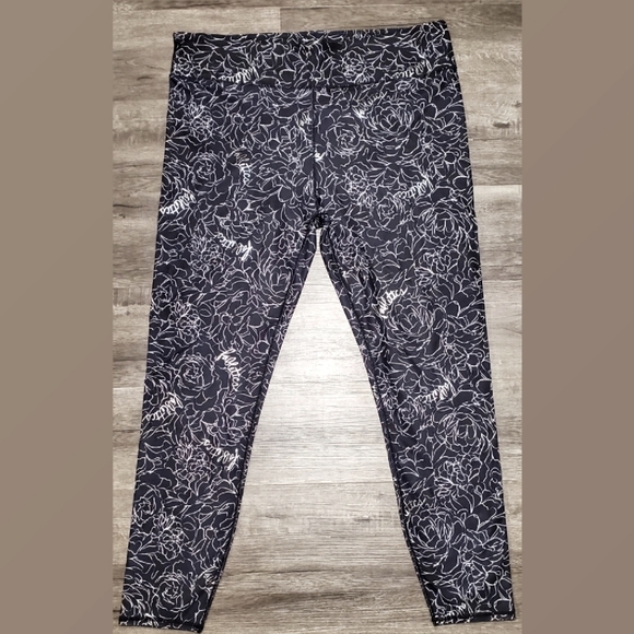 Print Choice Salar Legging by Fabletics SIZE 3X - Picture 1 of 7